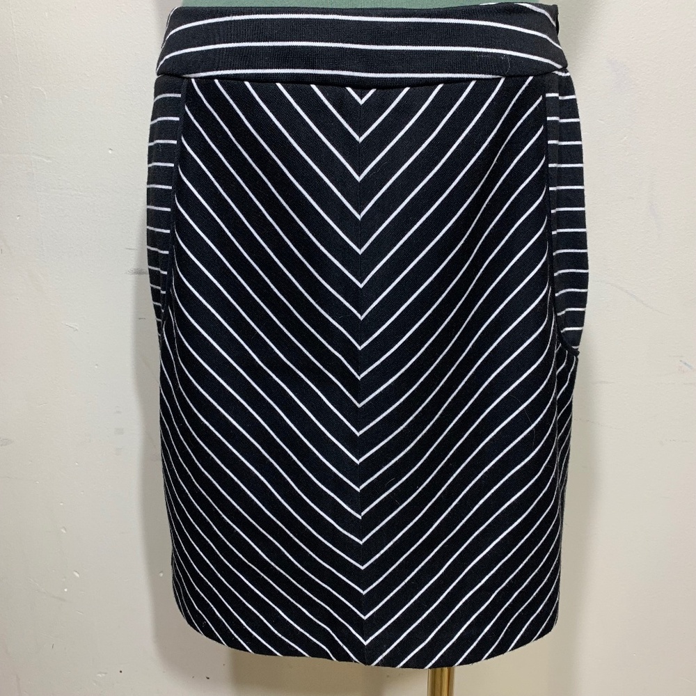 Darjoni Pencil Skirt Womens 6 Black White Striped Chevron Stretch Office Pockets